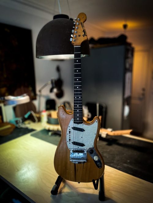 FenderMustang1965-01