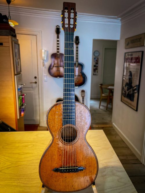 romantic_parlor_guitar-12